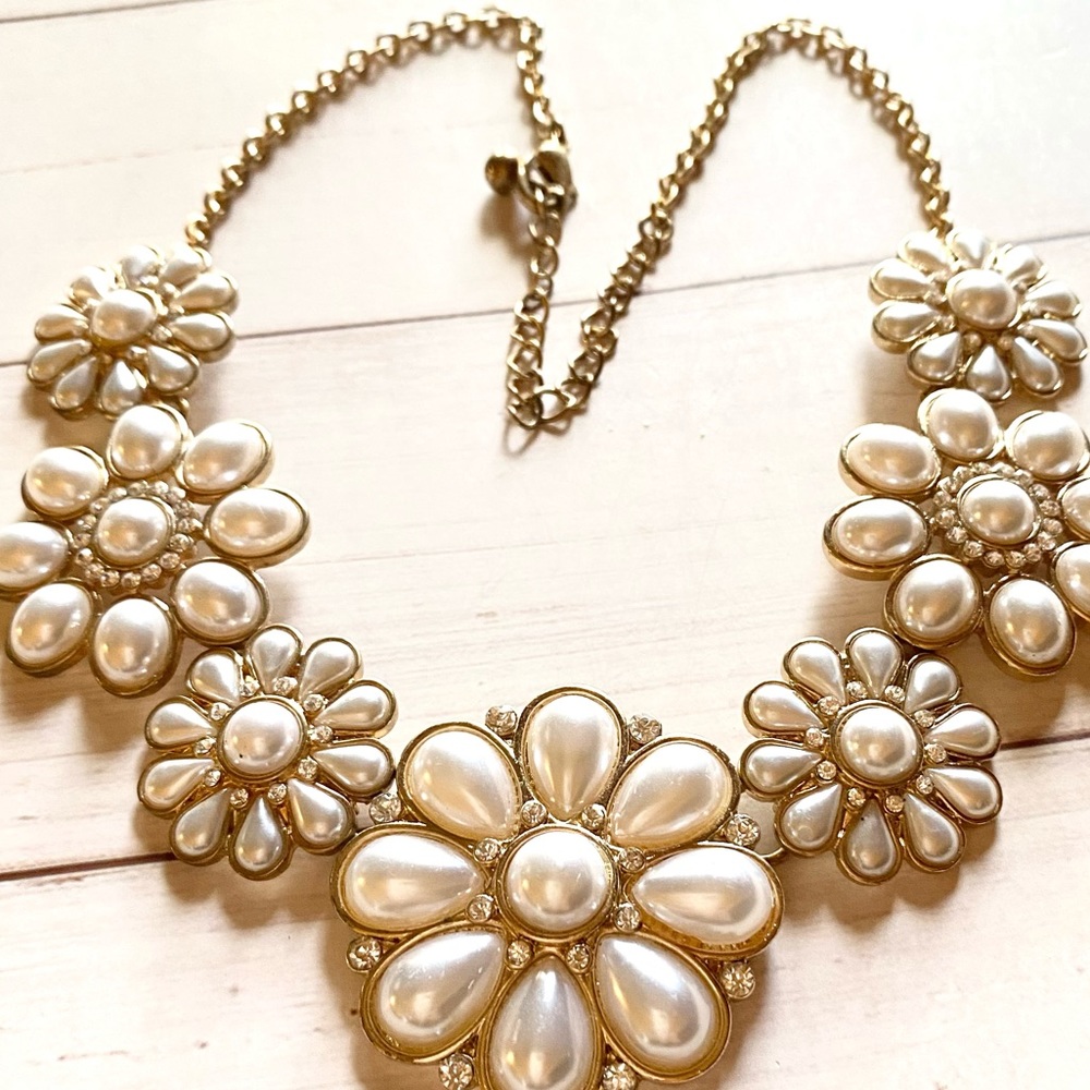 Faux Pearl Necklace - Picture 6 of 8